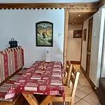 Apartment Au Coeur De - La Ginabelle, Calme Avec Piscine, Sauna & Garage Chamonix