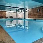 Au Coeur De - La Ginabelle, Calme Avec Piscine, Sauna & Garage Apartment *