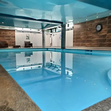 Au Coeur De - La Ginabelle, Calme Avec Piscine, Sauna & Garage Apartment *