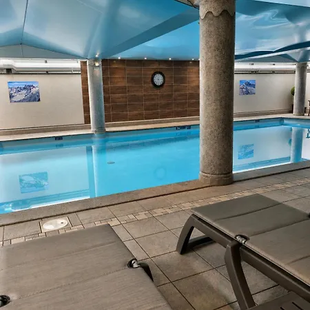 Au Coeur De - La Ginabelle, Calme Avec Piscine, Sauna & Garage Apartment