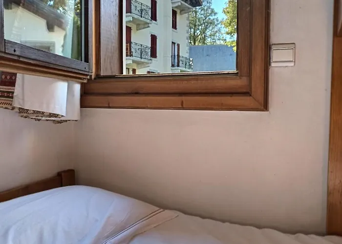 Au Coeur De - La Ginabelle, Calme Avec Piscine, Sauna & Garage Apartment *